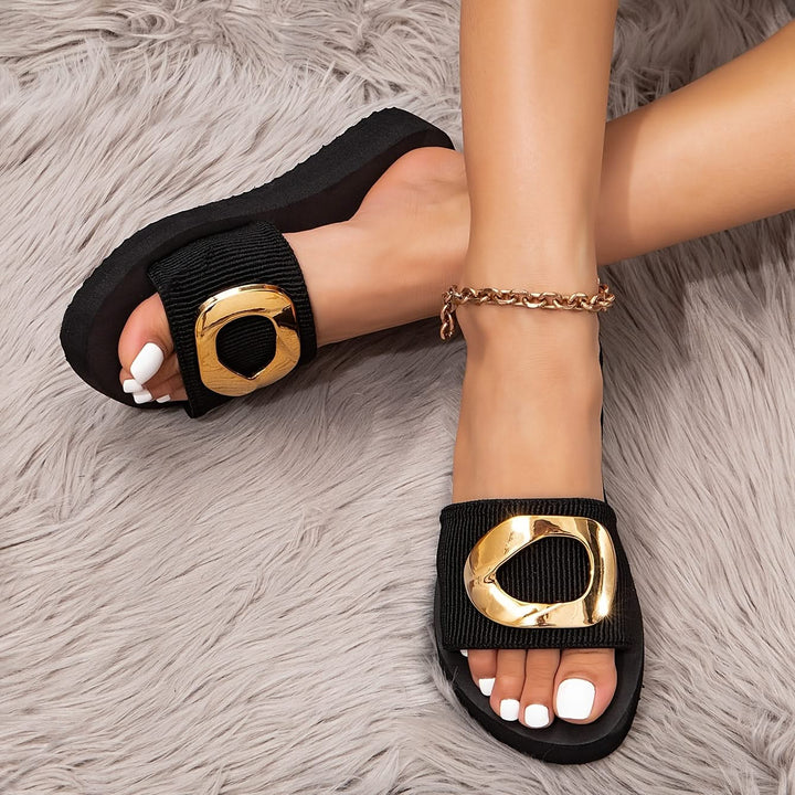 Saphira – Bold Style, Effortless Comfort