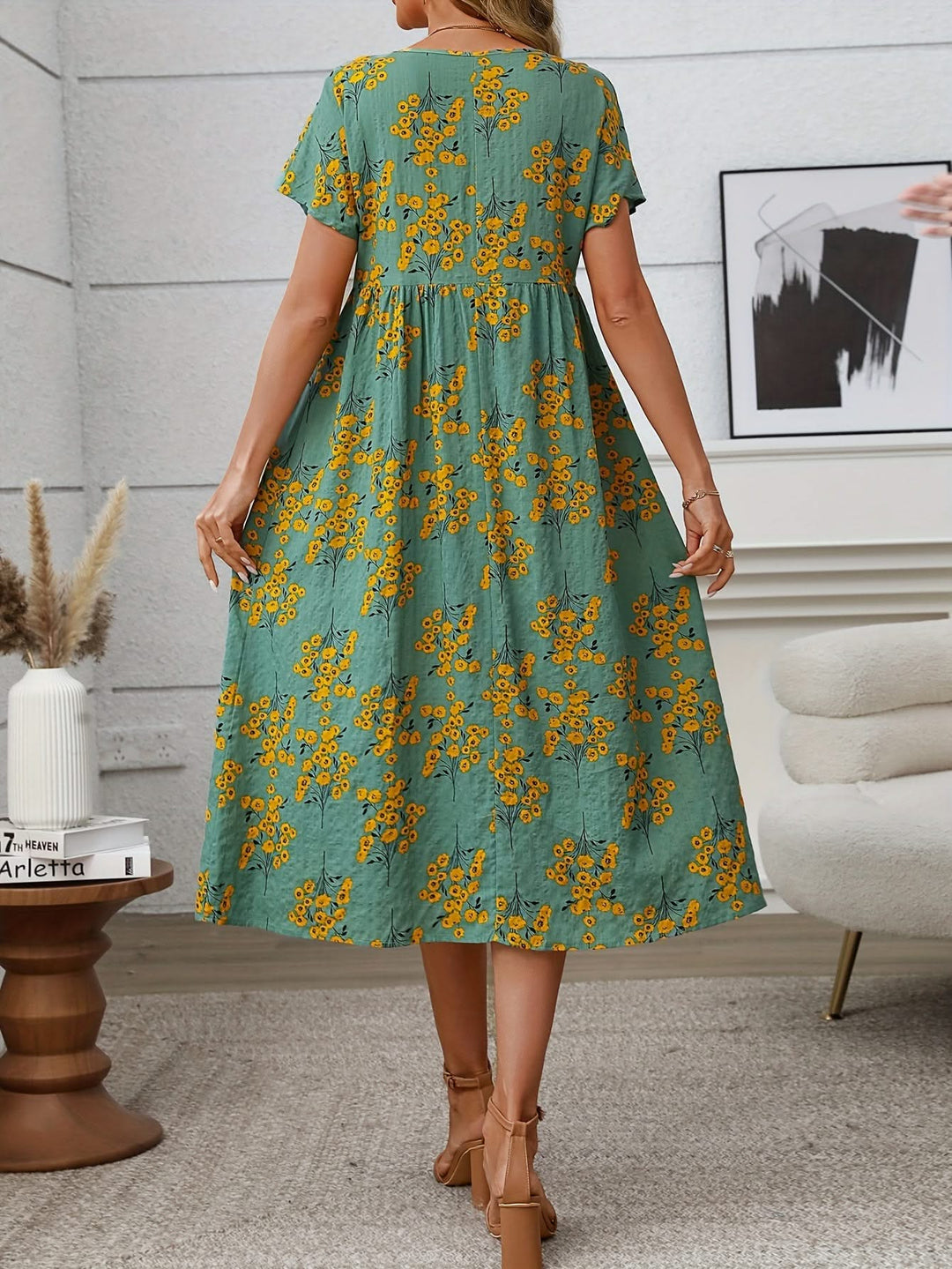 Ivy – Floral Midi Dress