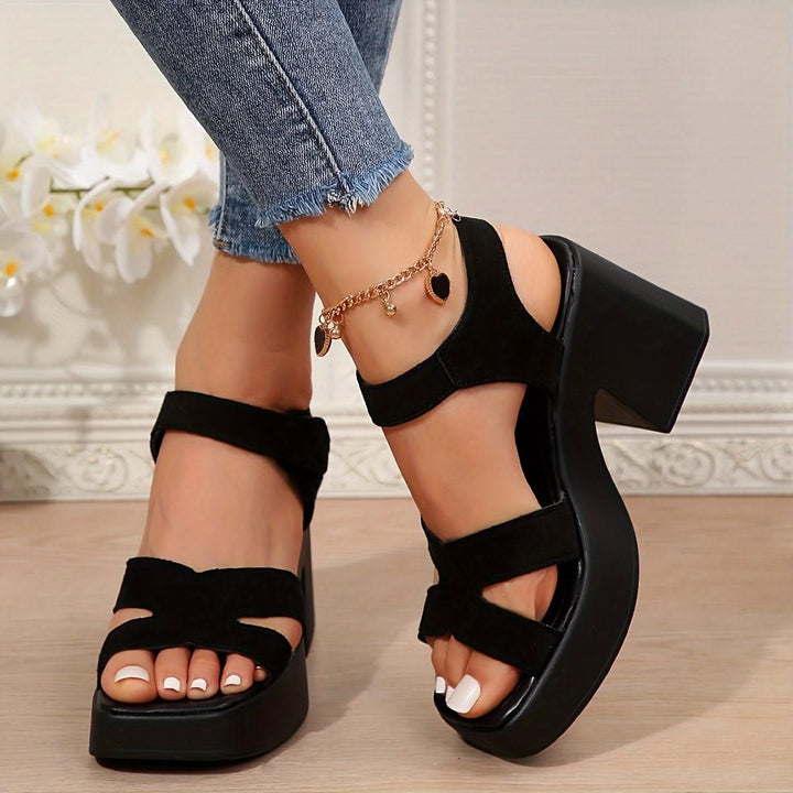 Carmela – Bold Elegance, Lasting Comfort