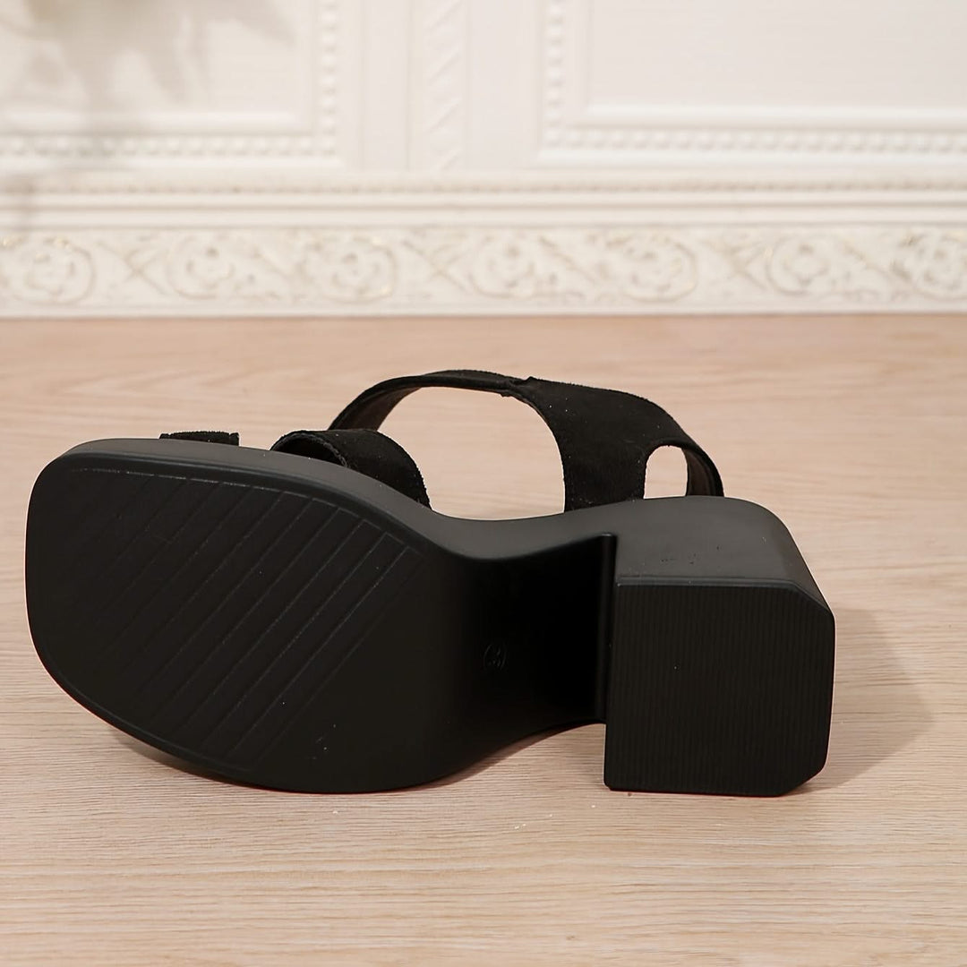 Carmela – Bold Elegance, Lasting Comfort