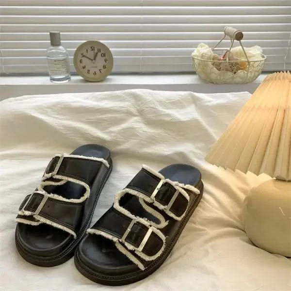 Capri Comfort Buckle Slide – Soft Support with Everyday Style