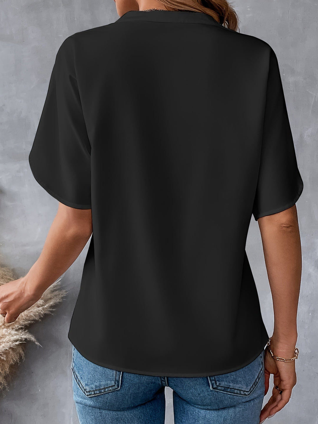Elara – Notch Neck Split Sleeve Blouse